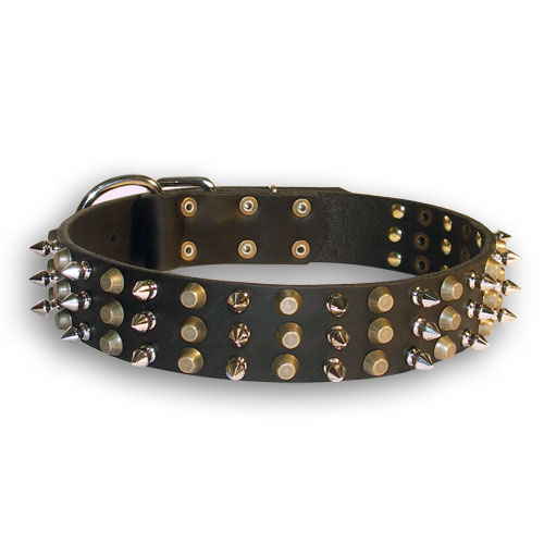 Exclusive leather dog collar with spikes-pyramids design